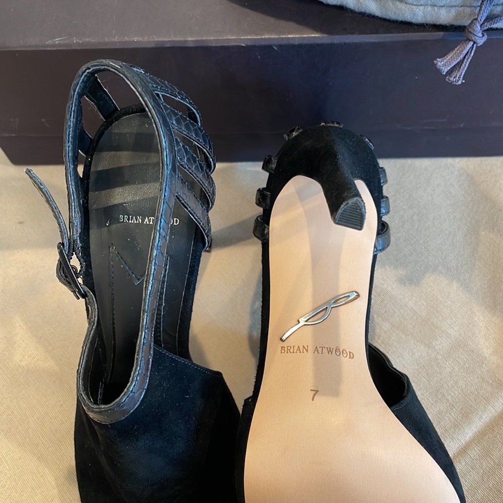 Heels - Picture 10 of 12